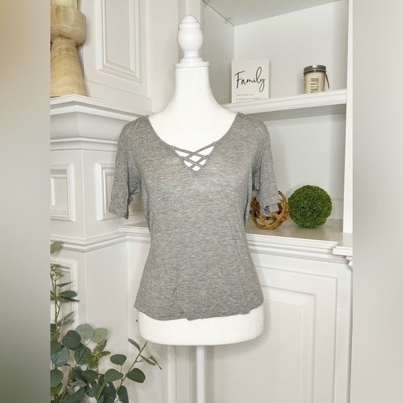 American Dream Criss Cross V~Neck Grey Tee Size Small - Picture 1 of 9